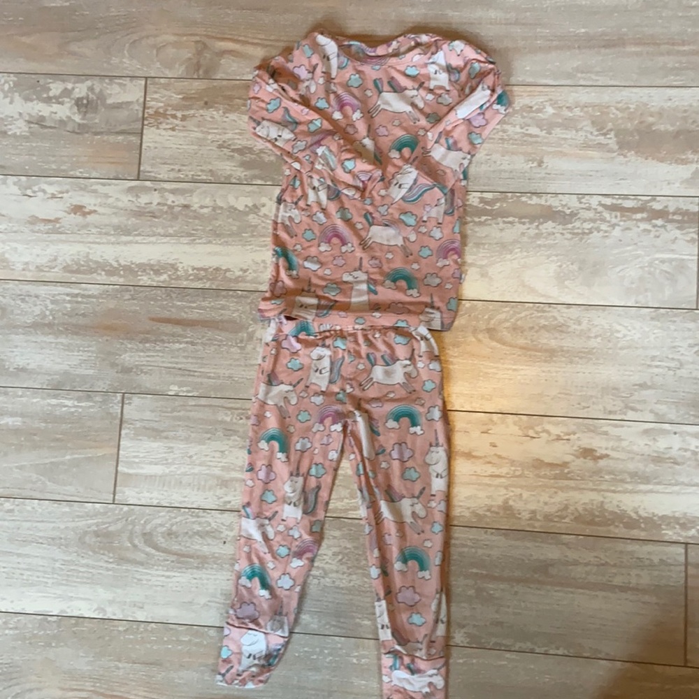 Posh peanut olive two piece pj 🦄